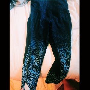 Blue patterned leggings